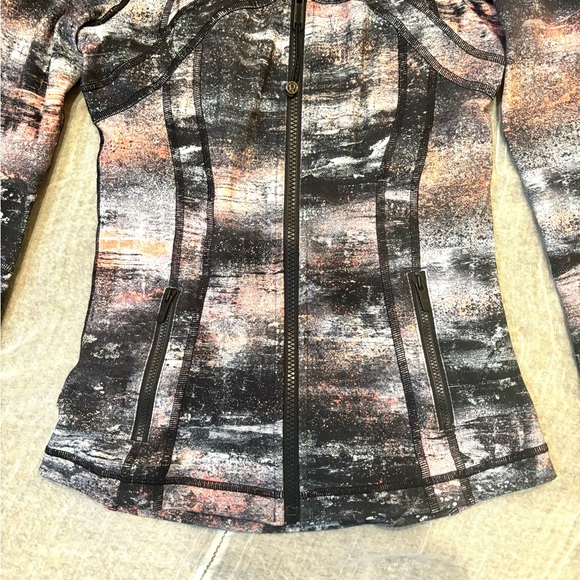 Lululemon Athletic Jacket, mint condition - Picture 4 of 4